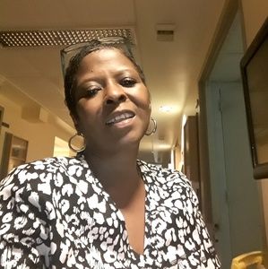 Meet your Posher, Debra